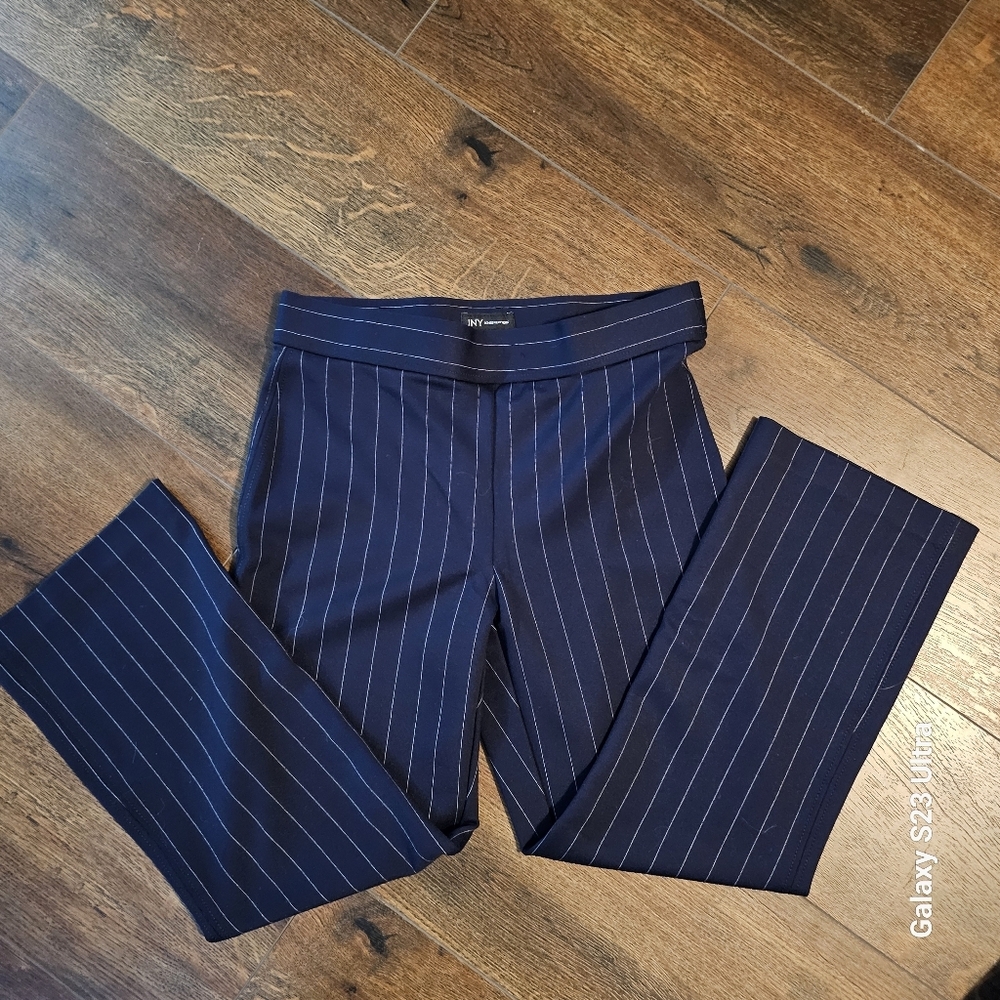 Women's Jones New York Pinstripe Pants - Picture 6 of 8